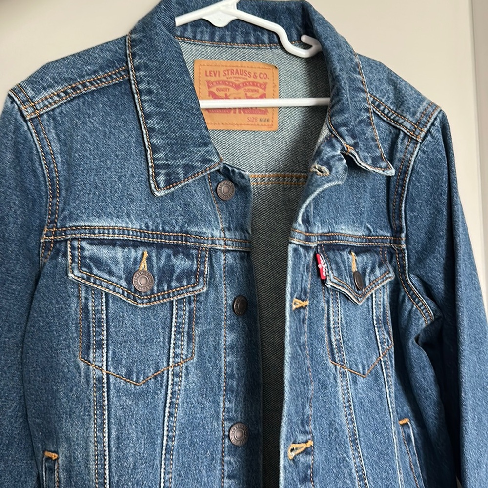 Authentic Levi Jean jacket (M) size kids